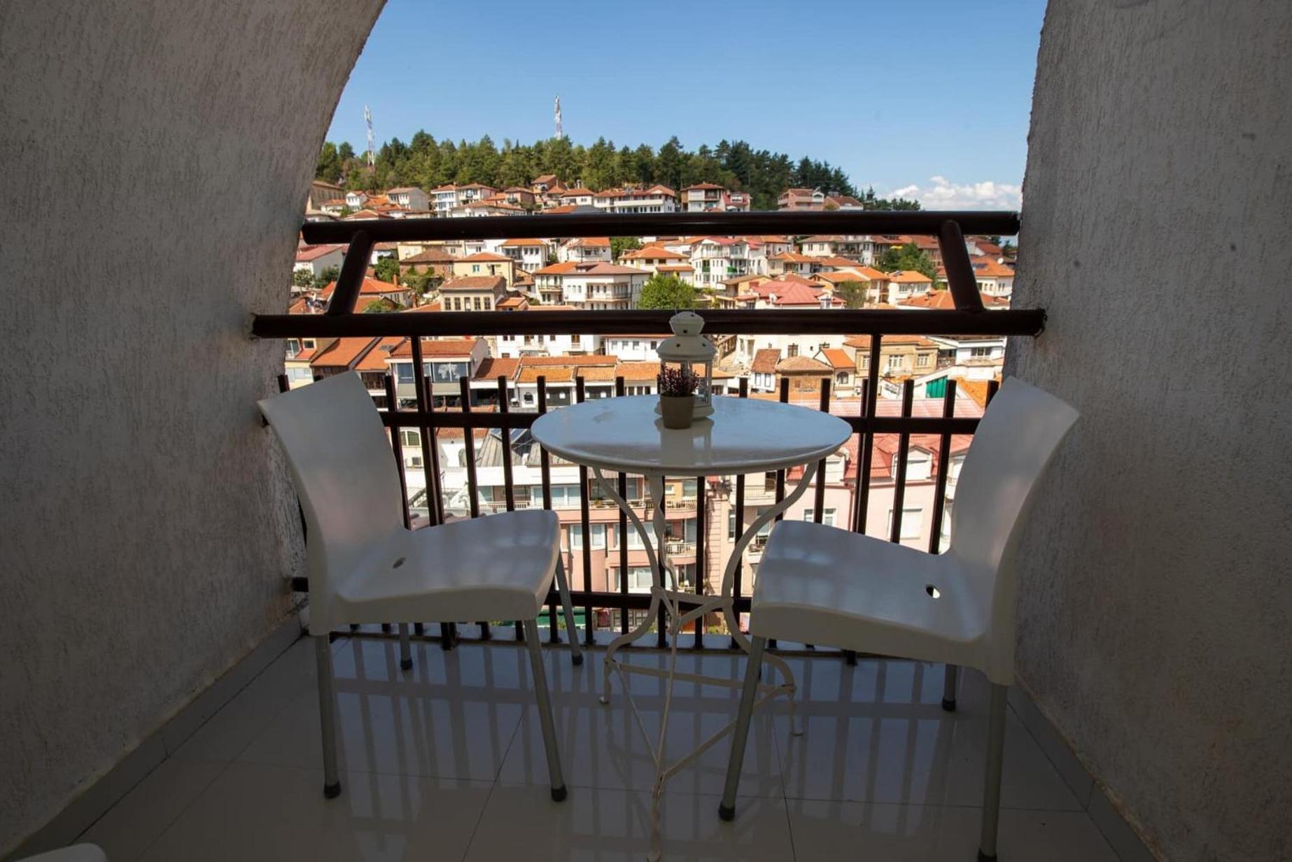 Lake View Double Balcony City Center Apartment In Охрид Экстерьер фото